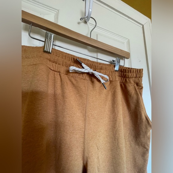 Vuori Women’s Performance DreamKnit Joggers in Flax Heather (Yellow) Sz Large - Picture 5 of 11